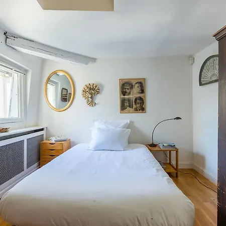 Apartment Veeve - Steps From The Louvre