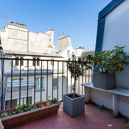 Apartment Veeve - Steps From The Louvre *